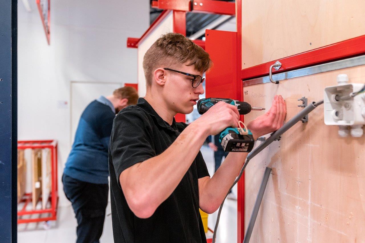 Eerste Monteur Elektrotechnische Industriële Installaties En Systemen ...