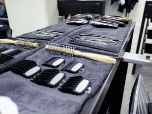 Materiaal barbier tijdens de les