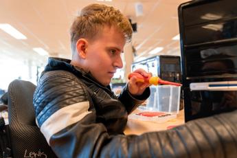 Medewerker ICT Support, Iris Sijbom 2022 (16) Medewerker ICT Support, Iris Sijbom 2022 (16)