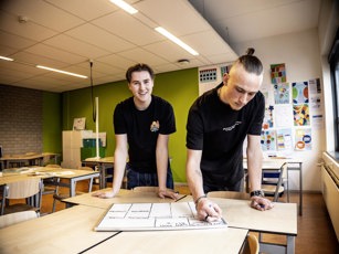 Studenten Onderwijsassistent in lokaal