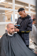 Haarstylist Heer Salonmanager Heer Student Muhammed Ndayisaba Drenthe College Iris Sijbom Fotografie 2023 IR106167 Haarstylist Heer Salonmanager Heer Student Muhammed Ndayisaba Drenthe College Iris Sijbom Fotografie 2023 IR106167