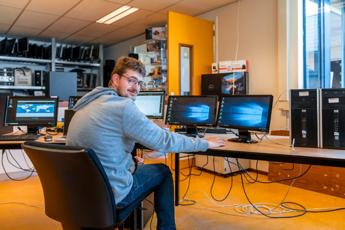 Medewerker ICT Support, Iris Sijbom 2022 (12) Medewerker ICT Support, Iris Sijbom 2022 (12)