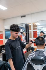 Haarstylist Heer Salonmanager Heer Student Wail Balasini Drenthe College Iris Sijbom Fotografie 2023 IR106195 Haarstylist Heer Salonmanager Heer Student Wail Balasini Drenthe College Iris Sijbom Fotografie 2023 IR106195