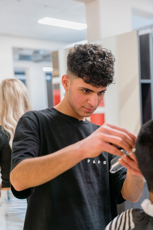 Haarstylist Heer Salonmanager Heer Student Wail Balasini Drenthe College Iris Sijbom Fotografie 2023 IR204226 Haarstylist Heer Salonmanager Heer Student Wail Balasini Drenthe College Iris Sijbom Fotografie 2023 IR204226