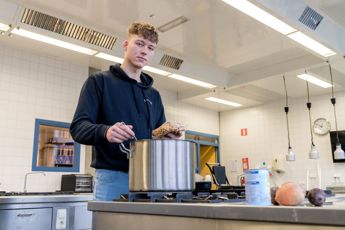 DC E Commerce Specialist Iris Sijbom Fotografie 2022 IR104378 DC E Commerce Specialist Iris Sijbom Fotografie 2022 IR104378