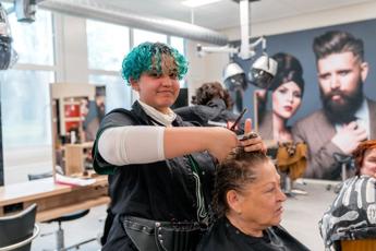 Haarverzorging + Salon Iris Sijbom 2022 (4) Haarverzorging + Salon Iris Sijbom 2022 (4)